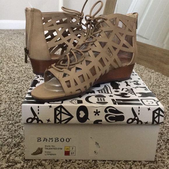 Tan low platform/wedge heel - Picture 4 of 4